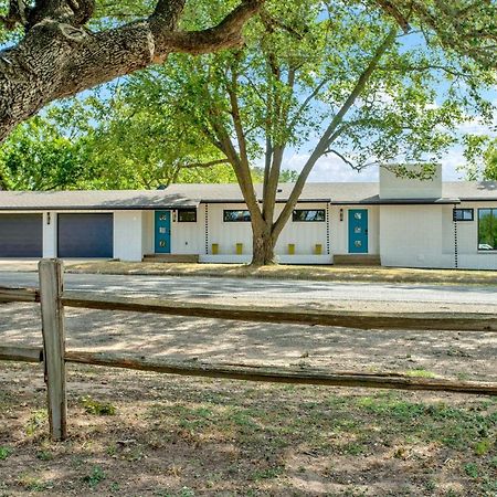 Stunning Home-Right Across From Albert Dance Hall! Stonewall Exterior photo